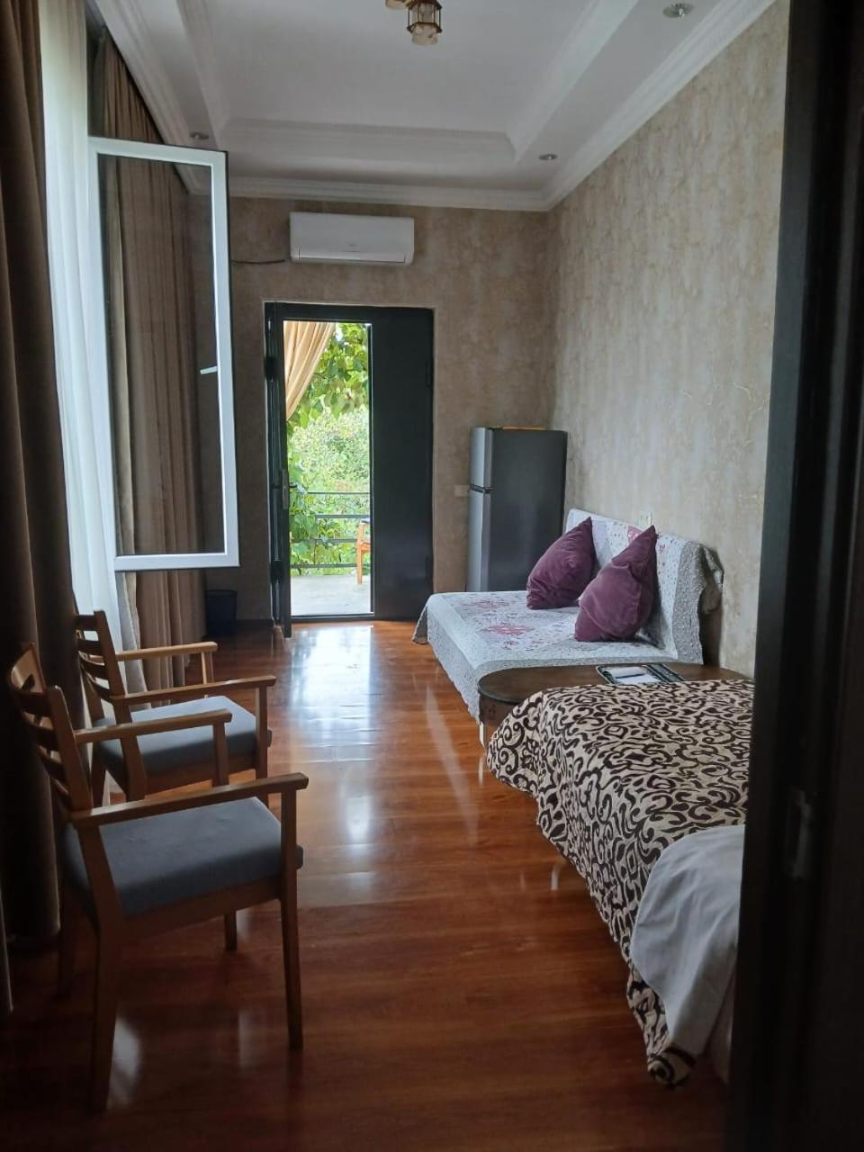 Guest House Nano มาร์ทวิลิ ภายนอก รูปภาพ